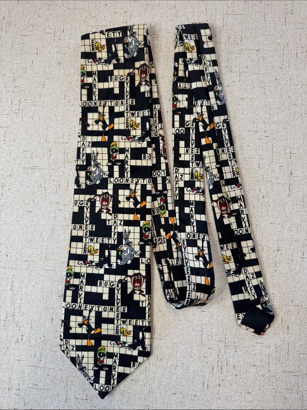 Looney Tunes Crossword Print Tie - Black & Cream